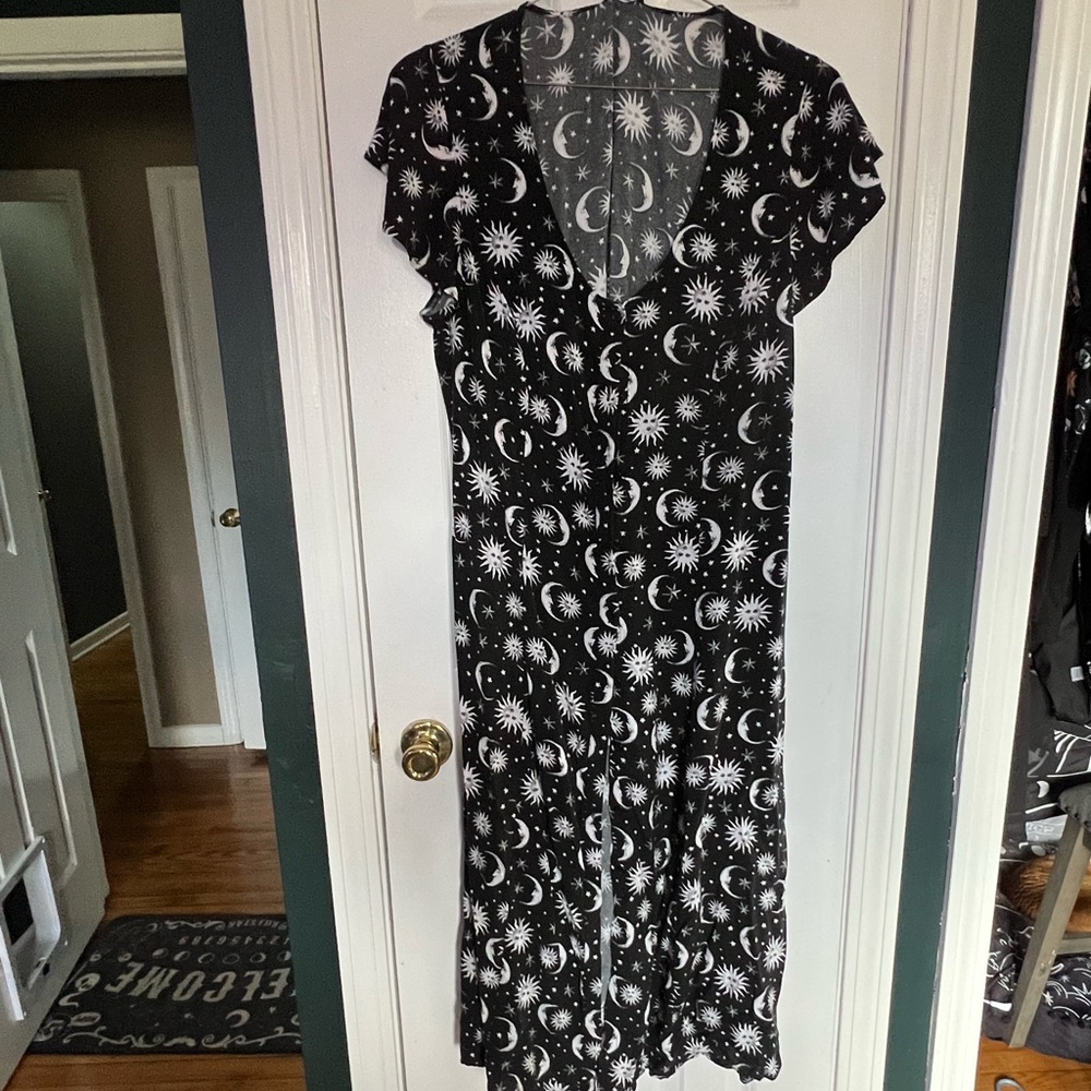 Hot Topic Black and White Moon & Sun Maxi Dress